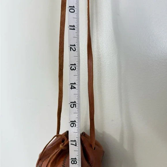 VINTAGE BROWN PATCHWORK LEATHER DRAWSTRING CROSSBODY BAG - Picture 8 of 11